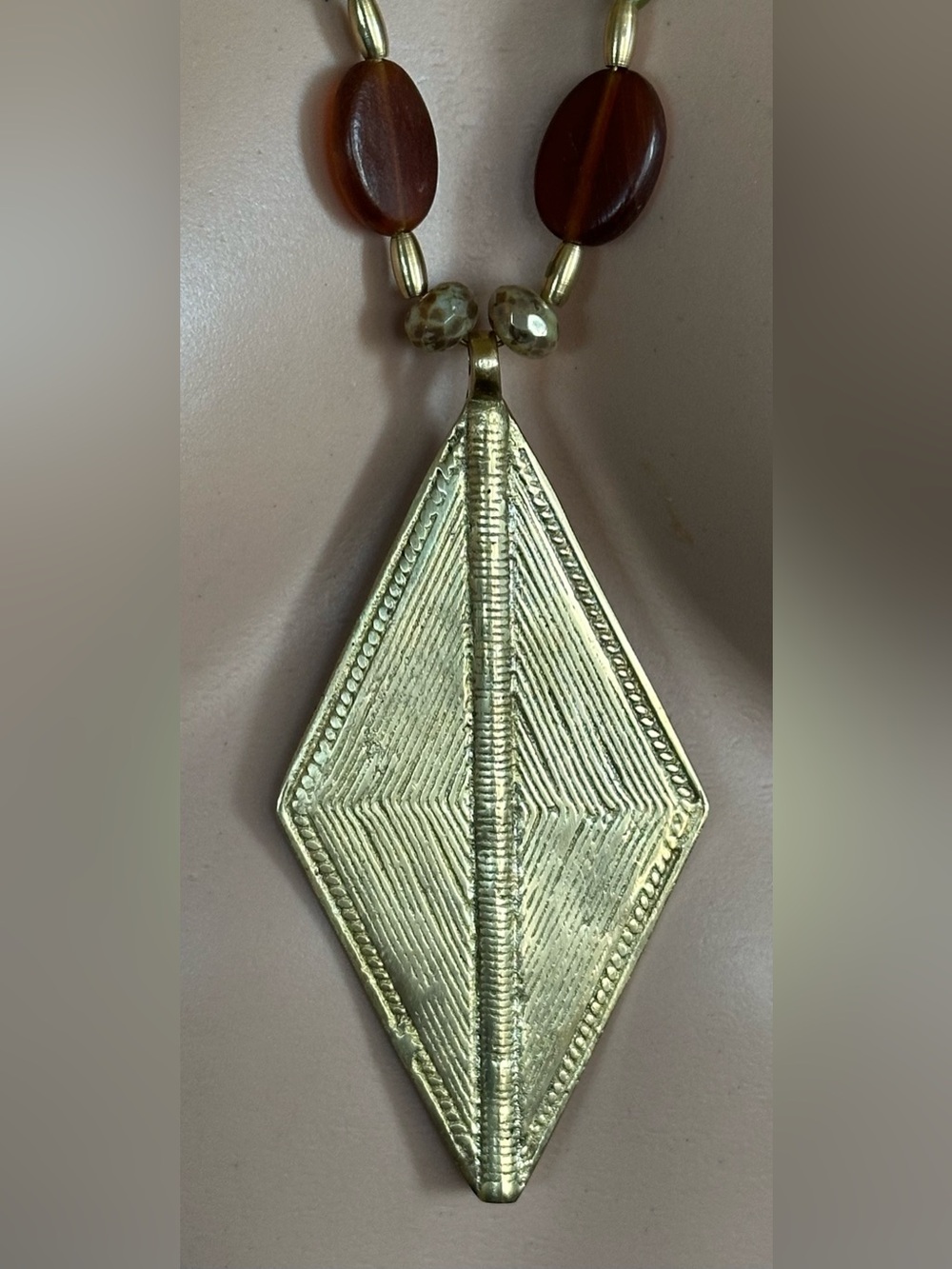 32 inch Jade and Brass Necklace NWOT - Picture 5 of 8